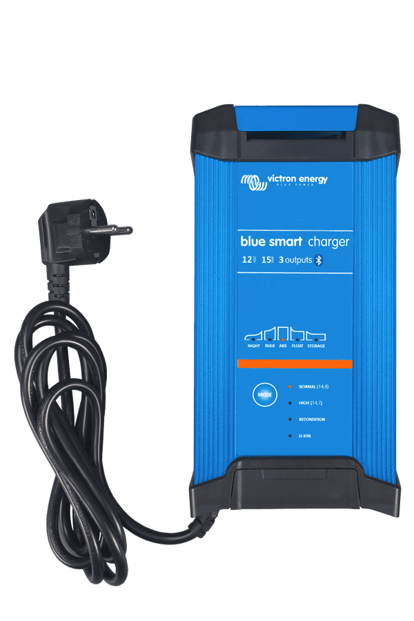 BLUE SMART IP22 CHARGER 12V/15A(3)