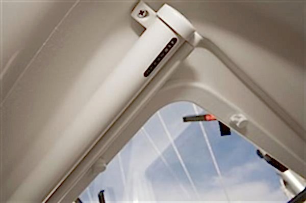 Rail shade stor perde